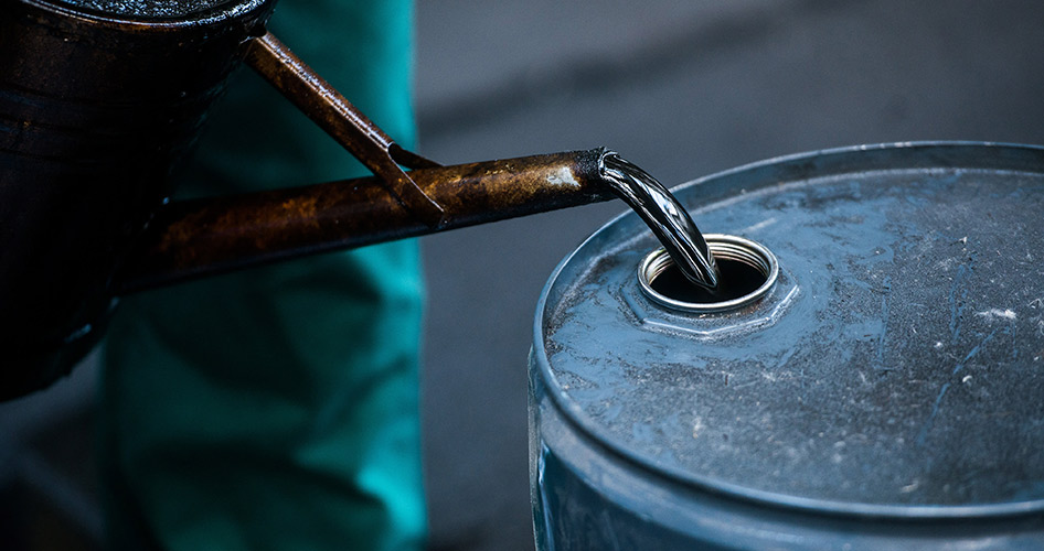 نفت همچنان در روند کاهشی